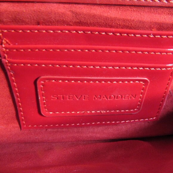 STEVE MADDEN RED PATENT VEGAN LEATHER CONVERTABLE CLUTCH XBODY BAG 11" X 5" - Picture 7 of 9